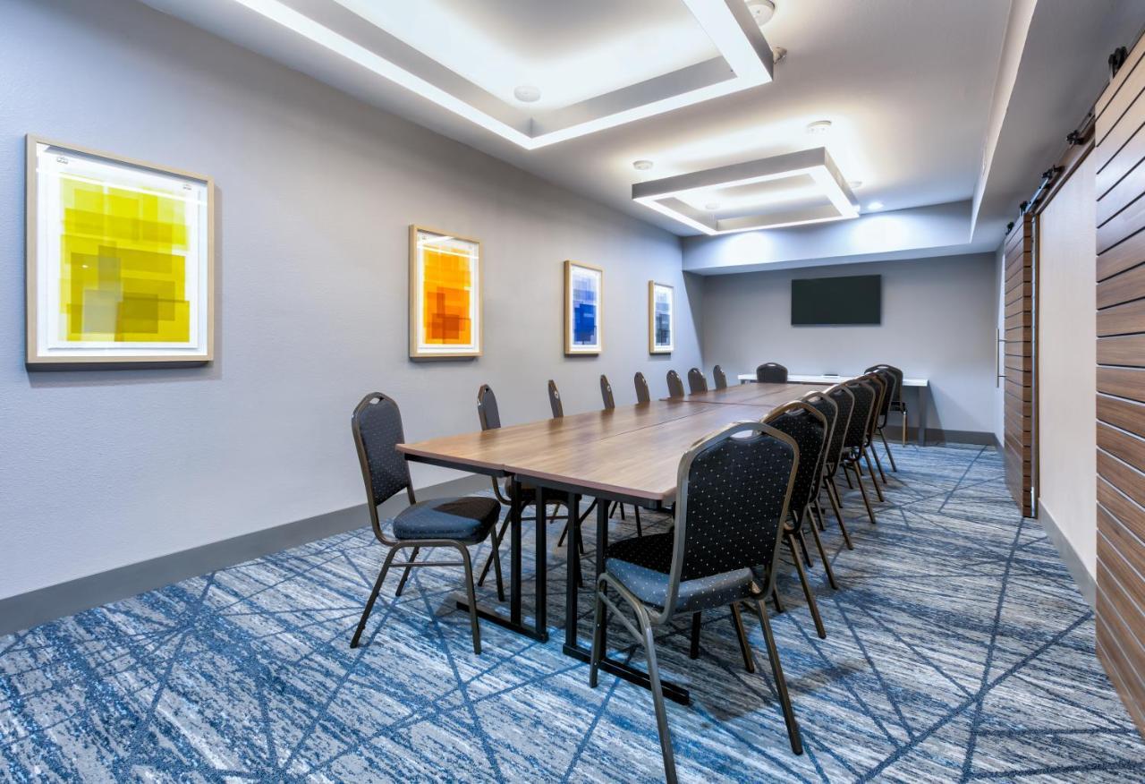 Holiday Inn Express & Suites - Dallas Park Central Northeast By Ihg Екстер'єр фото