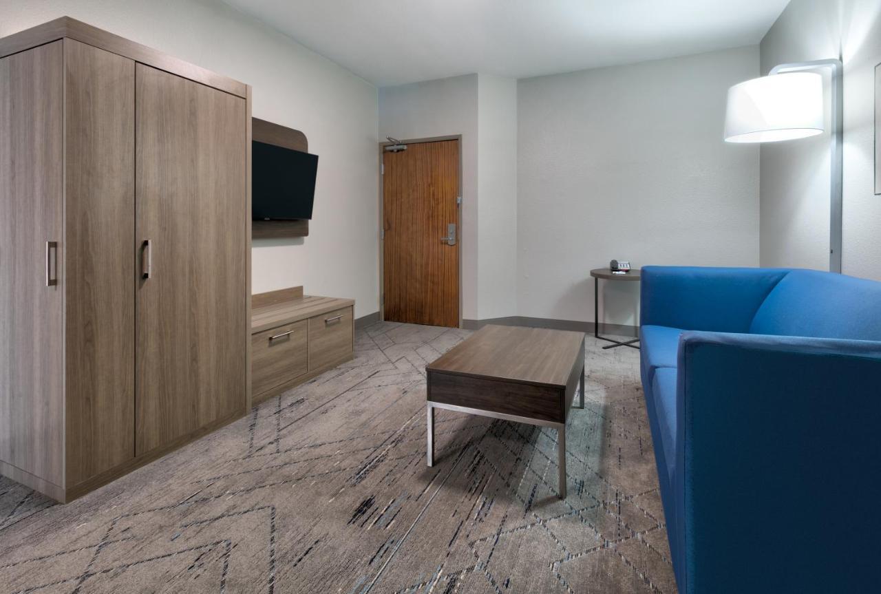 Holiday Inn Express & Suites - Dallas Park Central Northeast By Ihg Екстер'єр фото