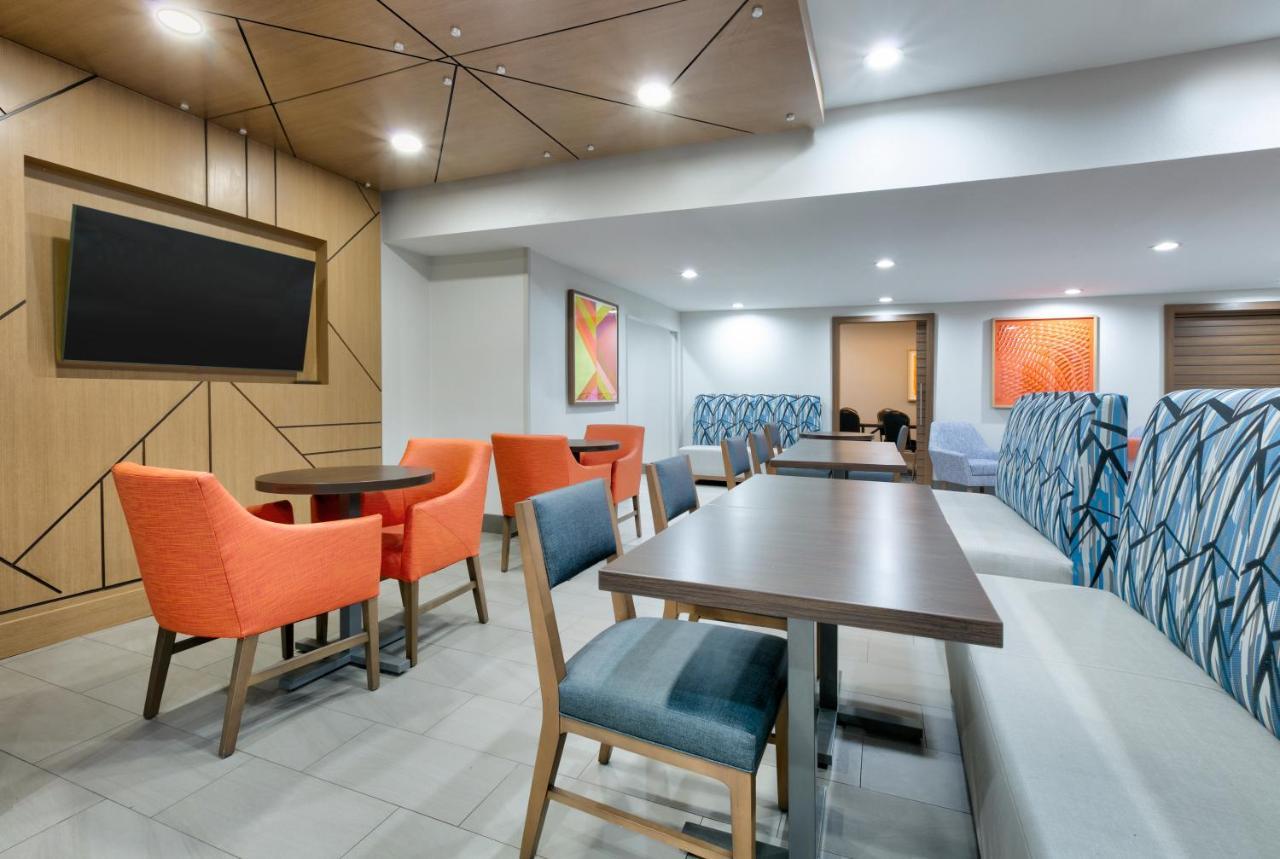 Holiday Inn Express & Suites - Dallas Park Central Northeast By Ihg Екстер'єр фото
