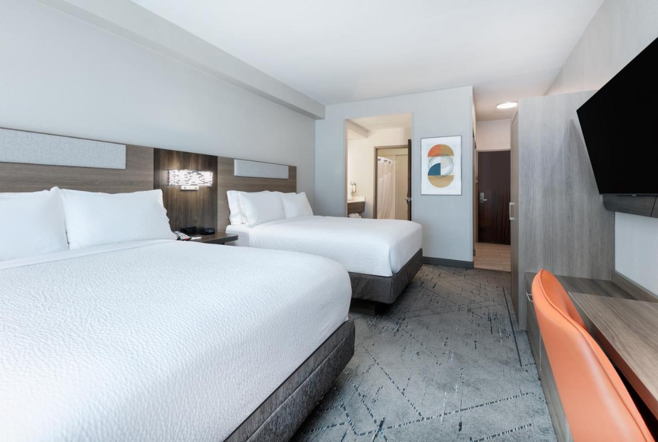 Holiday Inn Express & Suites - Dallas Park Central Northeast By Ihg Екстер'єр фото