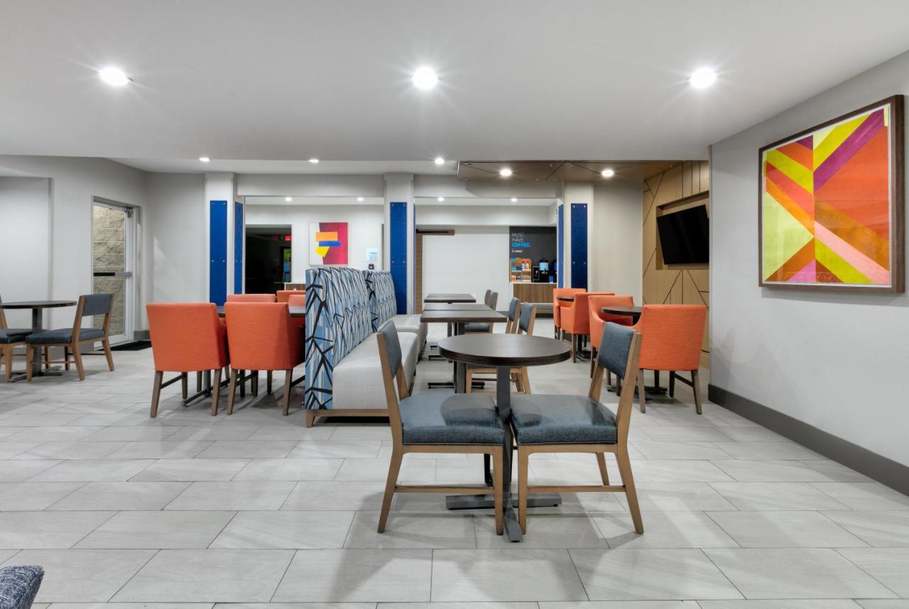 Holiday Inn Express & Suites - Dallas Park Central Northeast By Ihg Екстер'єр фото