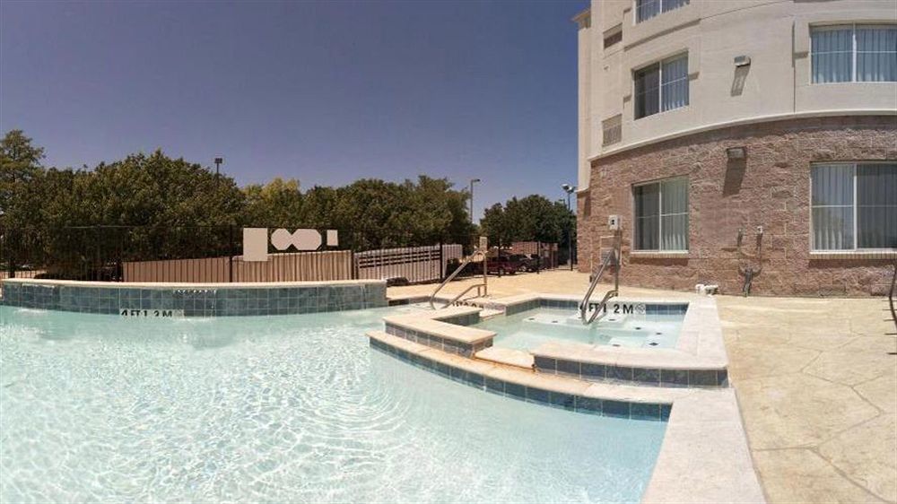 Holiday Inn Express & Suites - Dallas Park Central Northeast By Ihg Екстер'єр фото