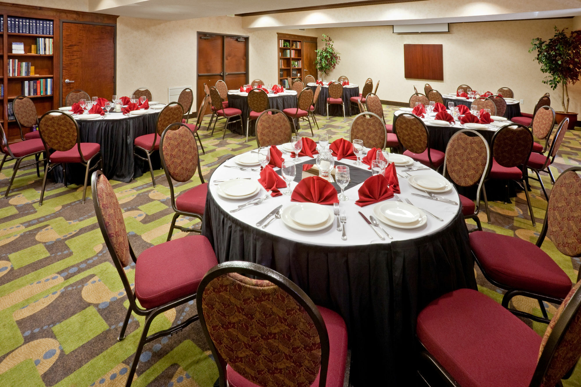 Holiday Inn Express & Suites - Dallas Park Central Northeast By Ihg Ресторан фото