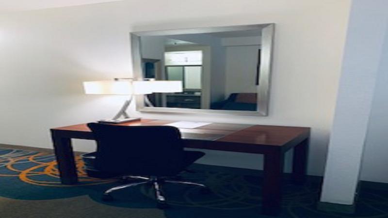 Holiday Inn Express & Suites - Dallas Park Central Northeast By Ihg Екстер'єр фото