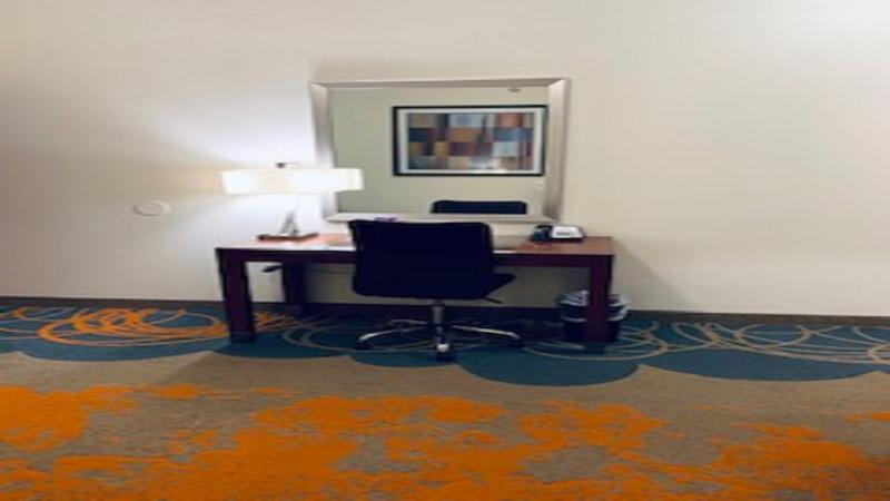 Holiday Inn Express & Suites - Dallas Park Central Northeast By Ihg Екстер'єр фото