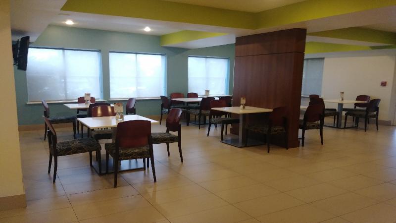 Holiday Inn Express & Suites - Dallas Park Central Northeast By Ihg Екстер'єр фото
